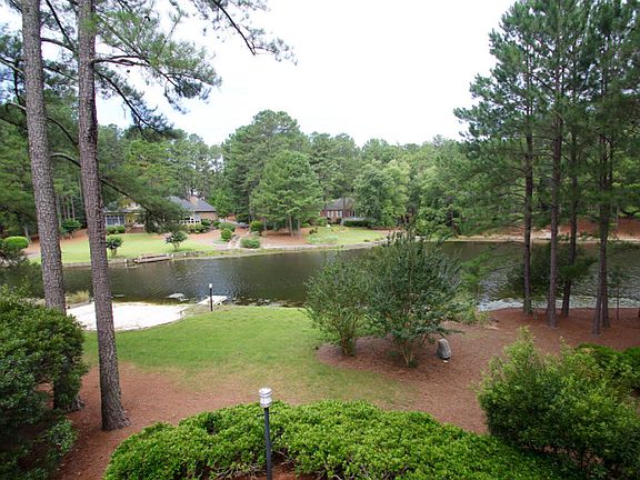 5th image of 34 Loch Lomond Ct