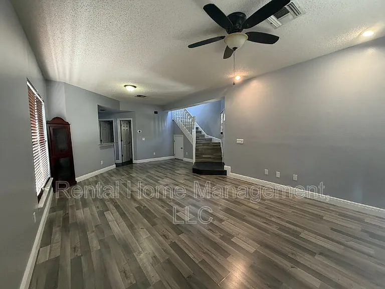 772 Olympic Cir #H2 — Photo 3