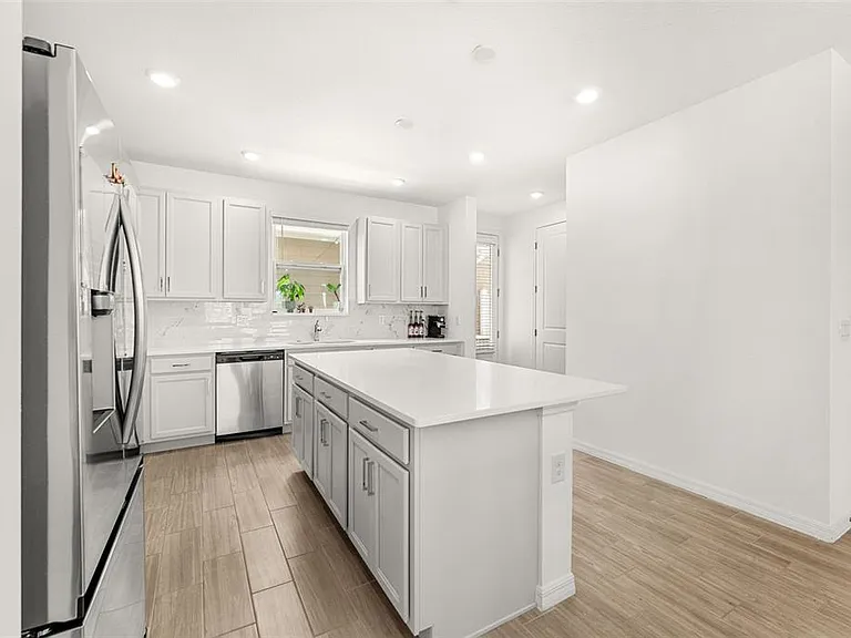6475 Trailblaze Bnd — Photo 10
