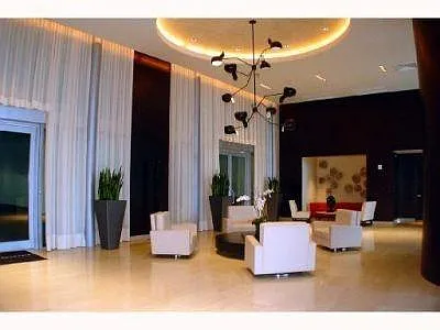 900 Biscayne Blvd Photo 1