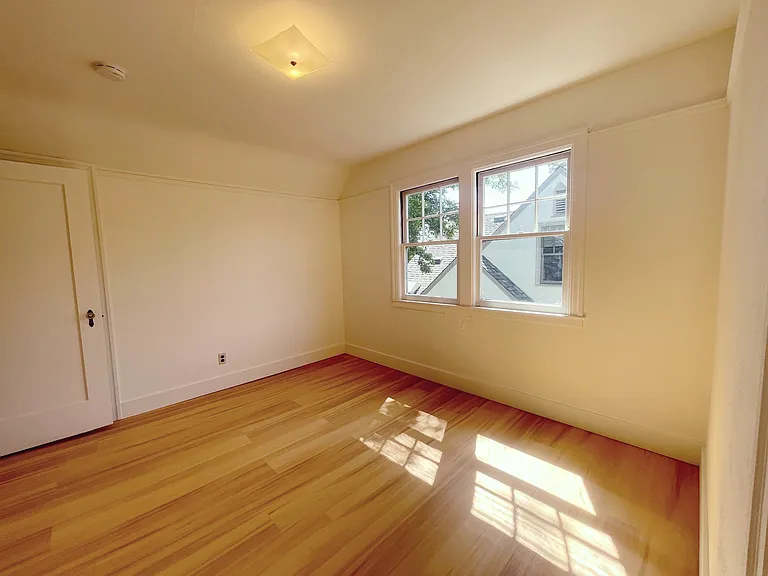 2351 Ramona St — Photo 20
