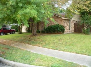 1023 E Belgravia Dr, Pearland, TX 77584
