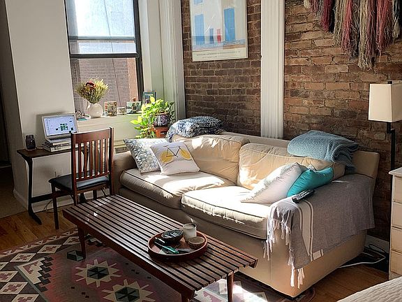 3rd image of 452 W 22nd St APT 2B