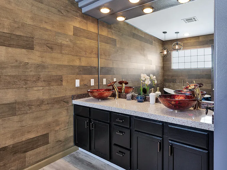 5049 Forest Oaks Dr — Photo 38