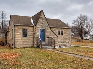 2305 40th Pl, Des Moines, IA 50310