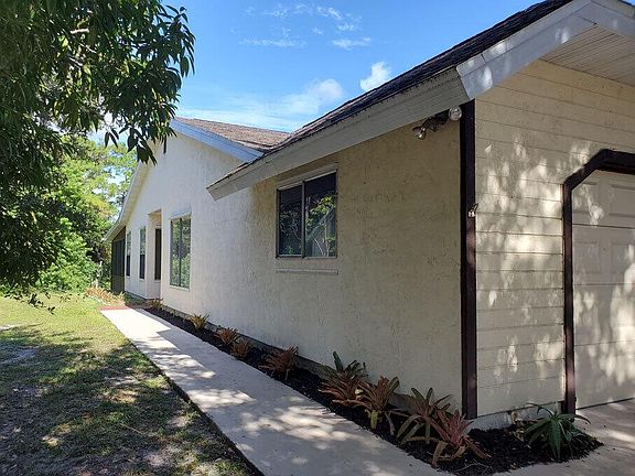 3rd image of 1358 SE Rivergreen Cir