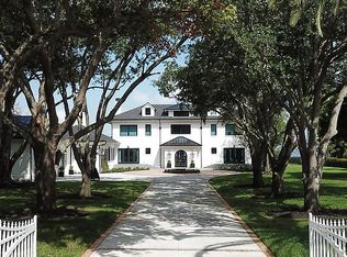 904 Robalo Dr, Fort Myers, FL 33919