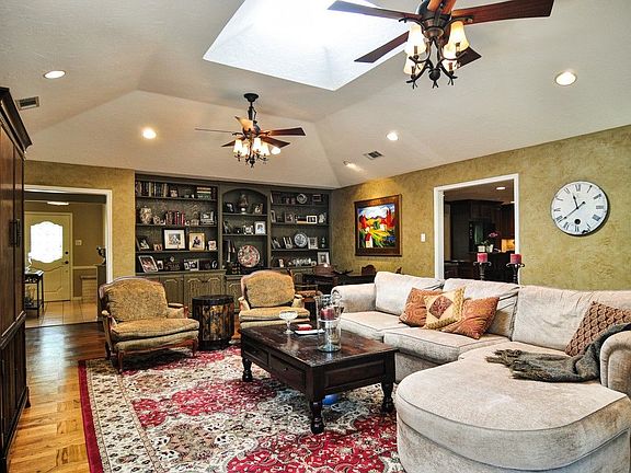 5th image of 4015 Alta Vista Ln