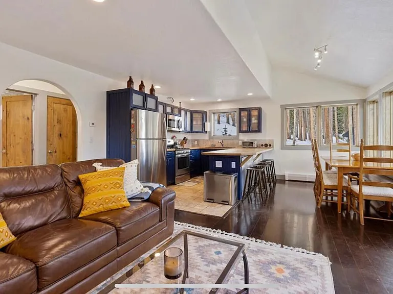 712 High Point Dr — Photo 5