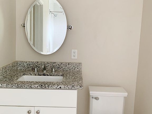 5th image of 2137 Park St Unit 1