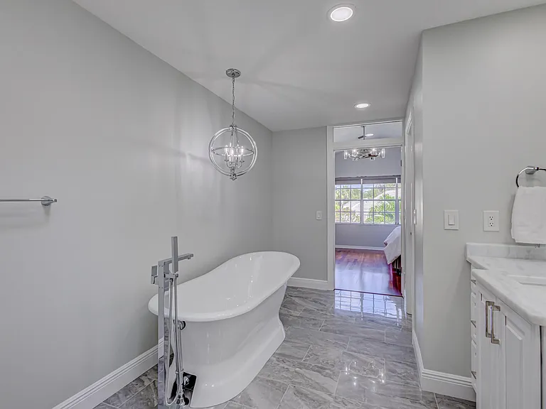 17 Selby Ln — Photo 46