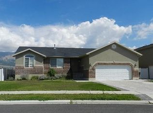 2134 N Pebble Brook Dr, Pleasant View, UT 84404