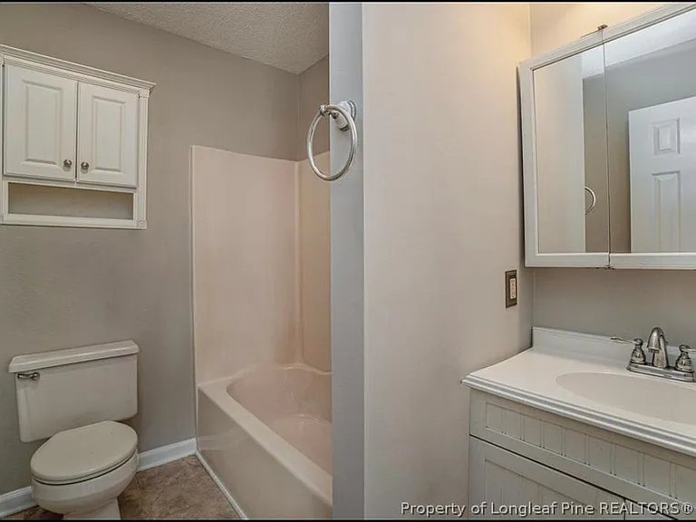 596 Countrytown Dr — Photo 13