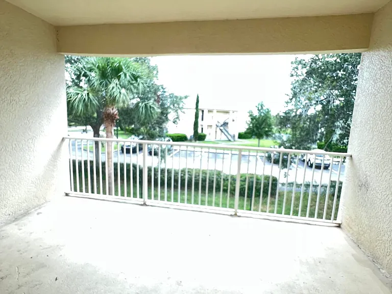 1040 Venetian Dr #203 — Photo 10