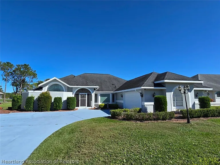 2922 Wynstone Dr — Photo 3
