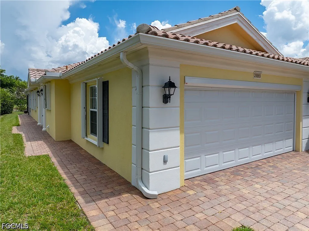 2 bed, 2.0 bath, 1534 sqft, $2,500 — Photo 2