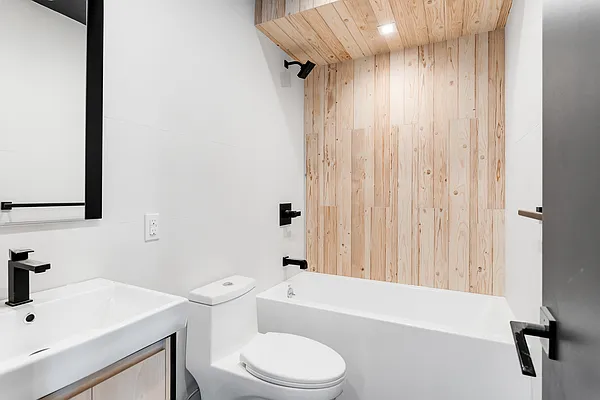 Rented by Safdie Realty Group | media 29