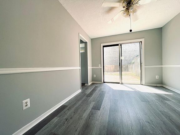 3rd image of 9506 Tippett Ln