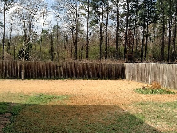 2nd image of 205 Fairwood Cir