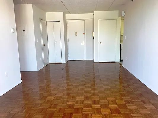 Rented by Prime Realty | media 11