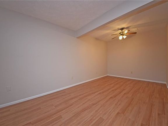 5th image of 600 Canterbury Ln #A-9