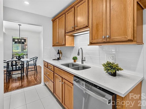 3rd image of 4906 Sardis Rd APT D
