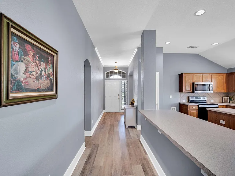 6516 Fairglen Dr — Photo 8