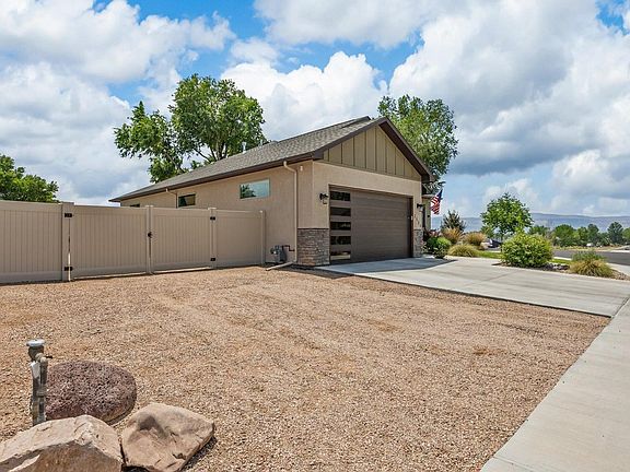 3rd image of 2525 Woody Creek Dr