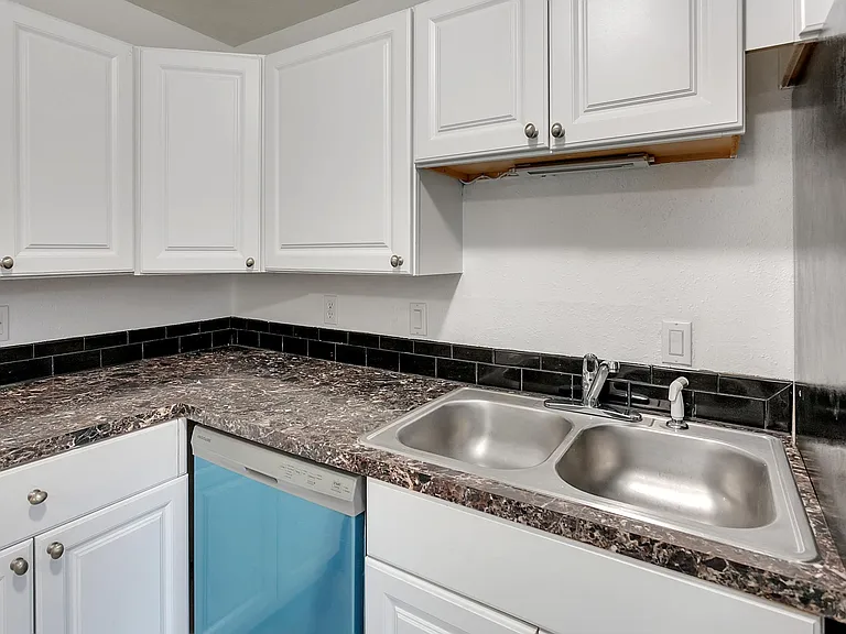 350 W Clackamas Blvd — Photo 12