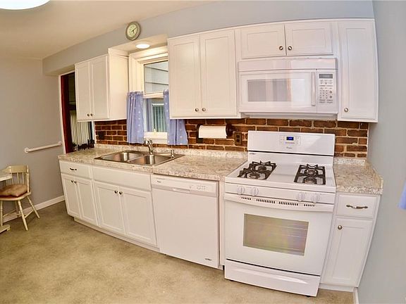 3rd image of 24 Nokomis Pkwy