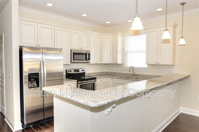 1st image of 2437 E Pine St