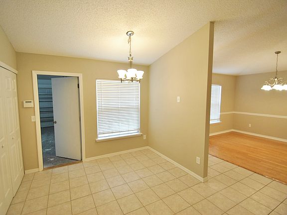 3rd image of 8909 Rockpond Meadows Dr