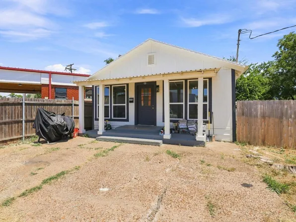 298 7th St, Honey Grove, TX 75446