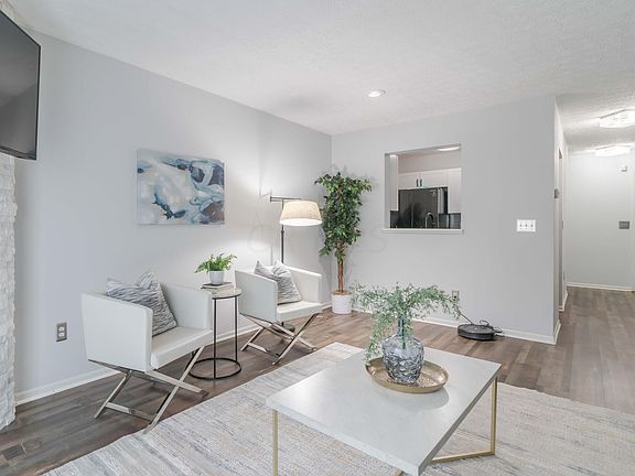 5th image of 5849 Blendon Place Dr #9A