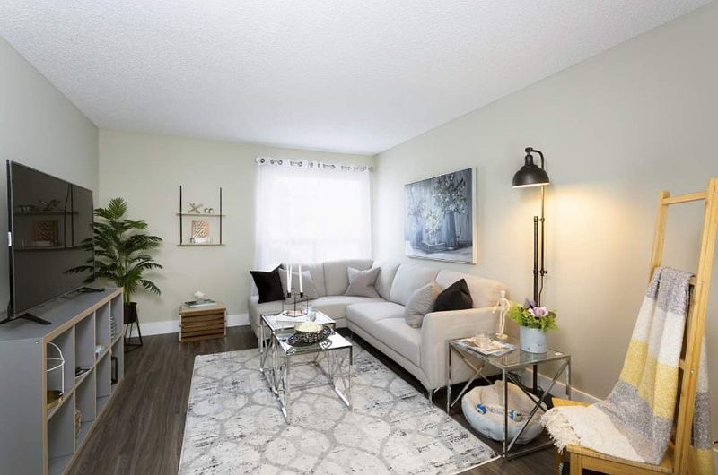 Calgary Townhouse for rent - 3 Bedrooms — photo 5
