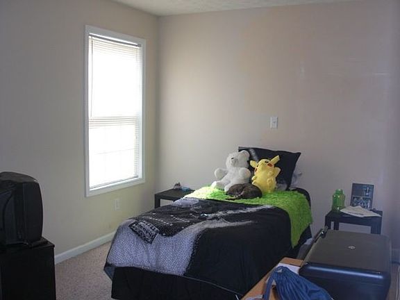4th image of 101 Devin Close Ct