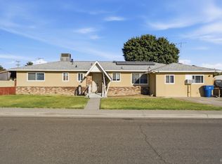1155 Laurel Ln, Lemoore, CA 93245