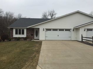110 W High St, Morrison, IL 61270