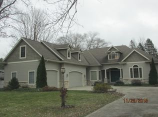 51950 Meadow Creek Dr, Elkhart, IN 46514