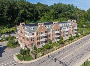 245 Cambridge St UNIT 205, Burlington, MA 01803