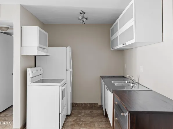 5525 E THOMAS Road #R11, Phoenix, AZ 85018