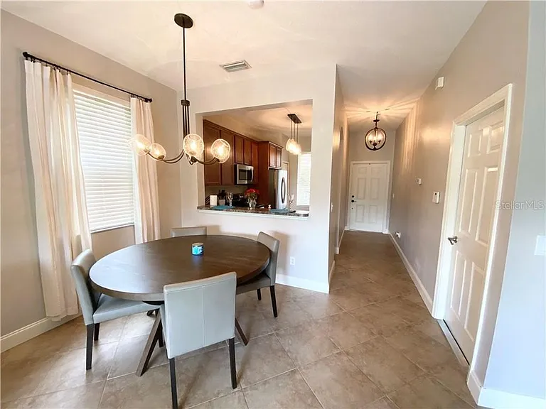 1751 Retreat View Cir — Photo 5