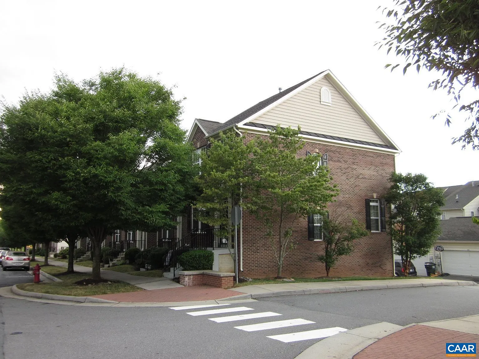 3 bed, 2.5 bath, 1622 sqft, $2,500 — Photo 2