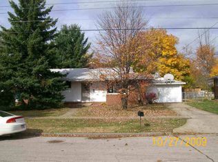 2202 Orchard Lake Dr, Fenton, MI 48430