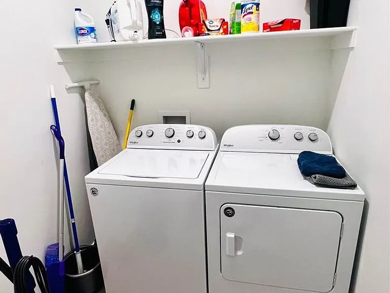 461 S 900 W — Photo 65