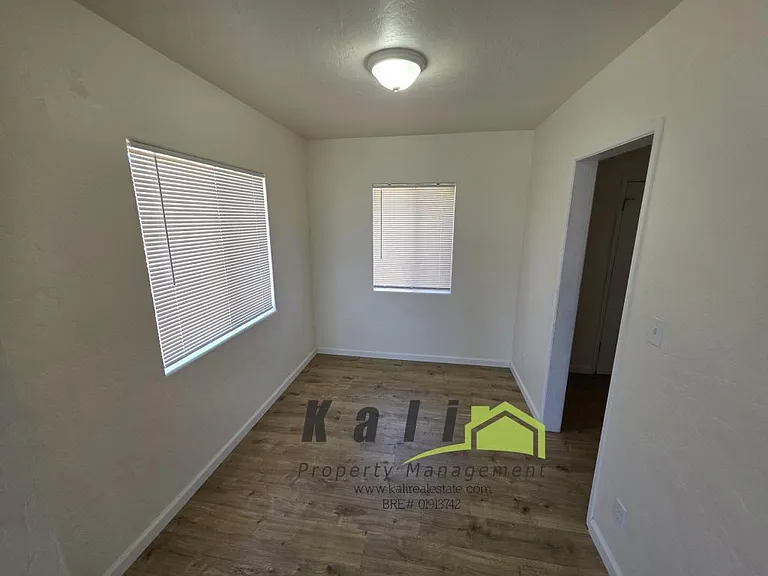 2141 Flintridge Dr — Photo 6