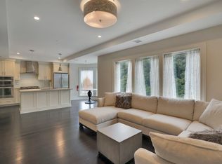 55 Eton Row #55, Weehawken, NJ 07086