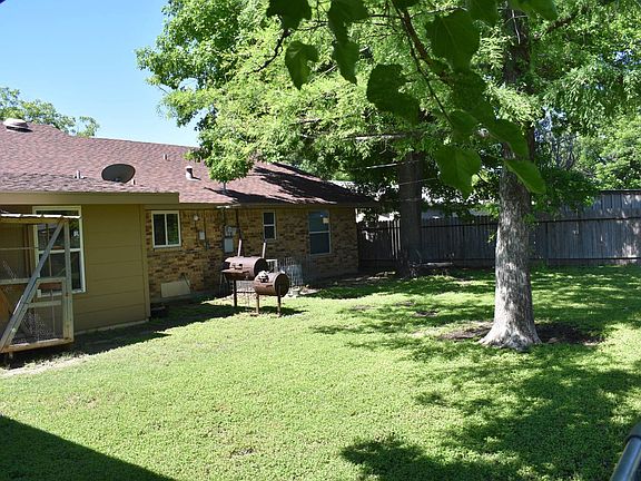 4th image of 100 Mikel St