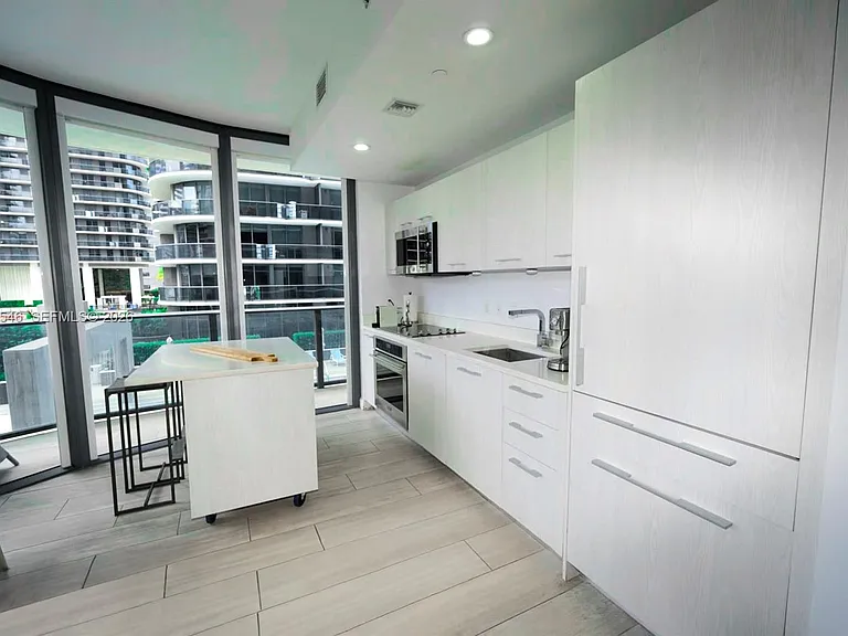 55 SW 9th St #1001 — Photo 14