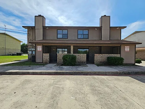 1815 Cedarhill Dr #A-D Photo 1